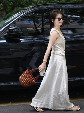 通勤——亚麻连衣裙