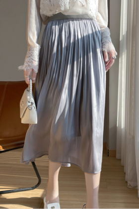 ❤️【MOMOTIABIN·流光大摆高腰半身裙YTMA74】很好的修饰了身材，☺️裙子上身飘逸大方，简约不简单，衬得皮肤白皙 🔥在浪漫约会中展现迷人风姿彰显优雅气质