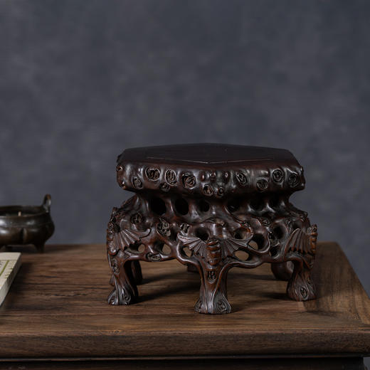 清	红木蝠纹根结形六角器座 商品图0