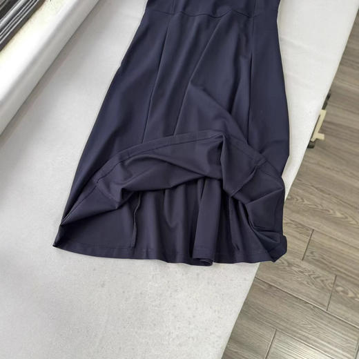 简约休闲！2025夏季新品合体版简约纯色显瘦圆领T恤针织连衣裙女款！ 商品图3