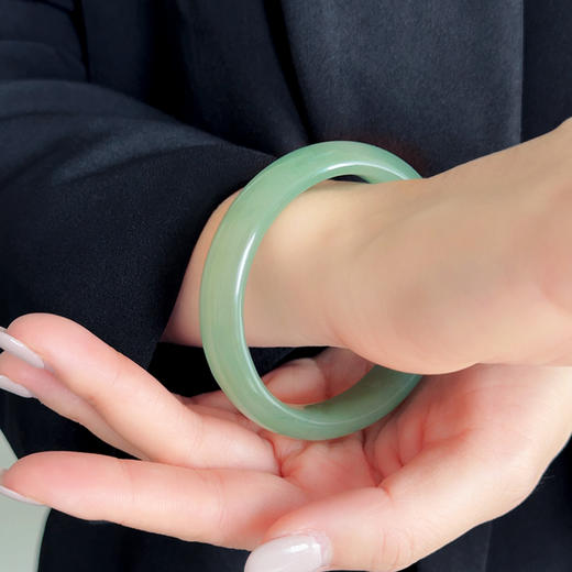 BAOFANDI宝梵迪2025爆款新中式国风玉髓时尚东陵玉手镯油青色玉镯BF 商品图1