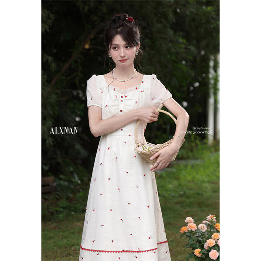 【65折秒杀】鹿向南「樱桃序曲」法式小个子连衣裙女夏设计感收腰杏色短袖长裙L559137 商品图4