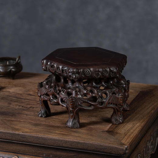 清	红木蝠纹根结形六角器座 商品图1