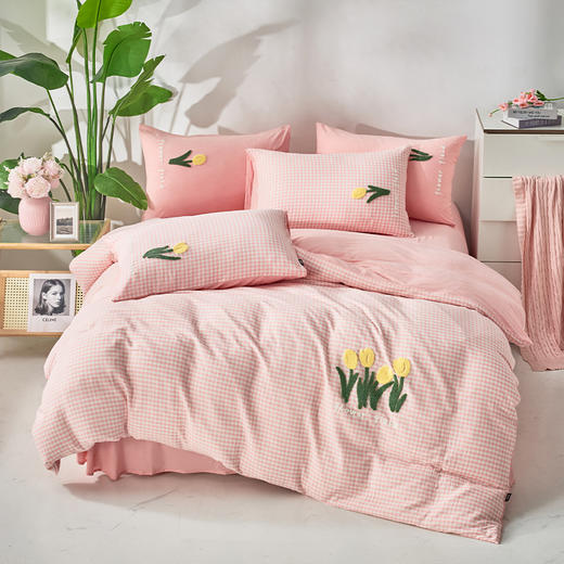 多喜爱 毛巾绣水洗棉四件套奶油书屋/Happy小狗/ 郁金香花梦/星糖萌虎hl【AB版设计】柔软亲肤 舒适透气 双面设计 不褪色 不变形 清爽不粘腻 可水洗机洗 商品图10