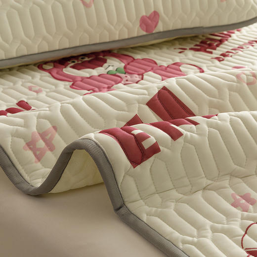 商超爆款【丝享迪士尼乳胶席三件套夏日奇遇草莓熊】活性印花 健康环保 清凉舒适 柔软触感 商品图6