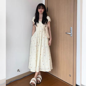 西遇彩色波点连衣裙女夏季新款法式甜美v领a字收腰短袖裙子SS050922