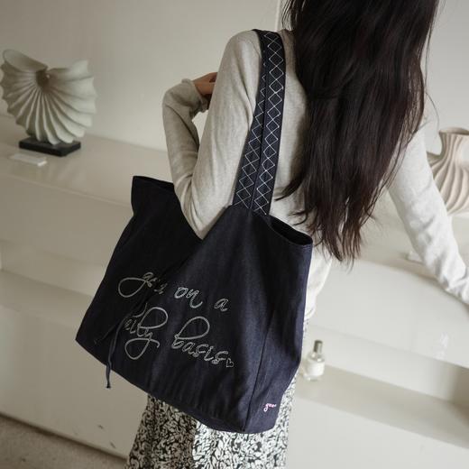 geemaa 菱格绣花牛仔单宁托特包 商品图1