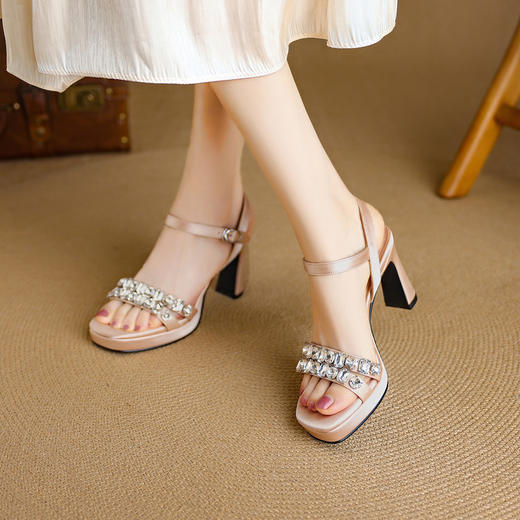 【预售5天】真皮一字带露趾凉鞋女新款夏季水钻防水台粗跟高跟鞋MLD&AM968 商品图1