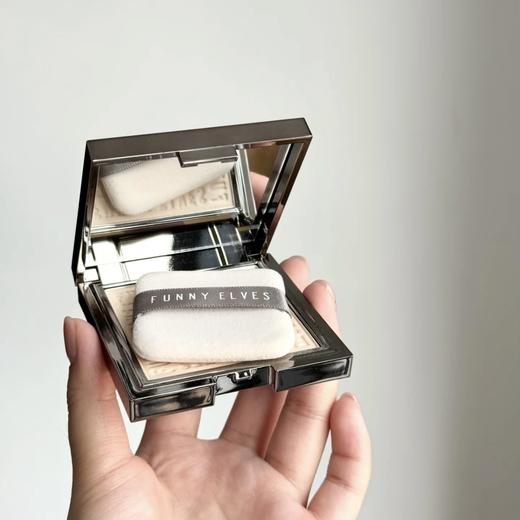 现货▲Funny Elves方里控油粉饼 7g 商品图2