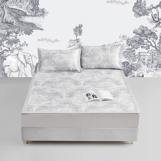 商超爆款【丝享牛奶丝凉席三件套德玛纳】灰色 采用科技面料 持久凉感 A类标准 有效避免细菌滋生 守护睡眠健康 商品图0