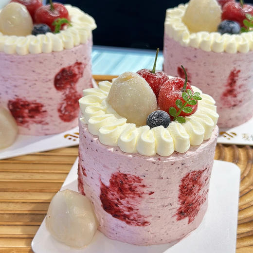 多巴胺杨梅荔枝（约11点做好）杨梅奶油，新鲜荔枝和杨梅酱夹心 商品图0