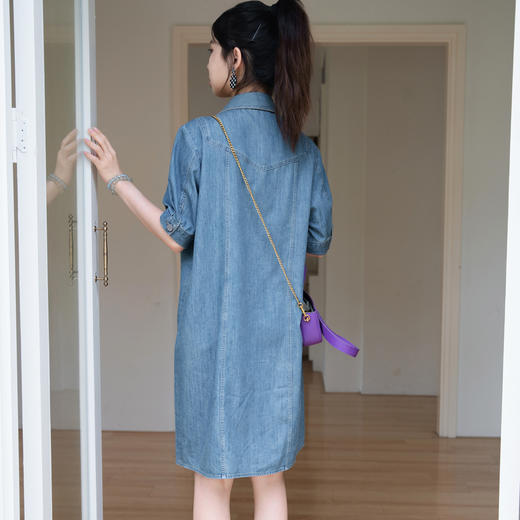 谜底牛仔连衣裙短袖女2025夏新款丹宁风翻领宽松直筒裙257ML7320 商品图2