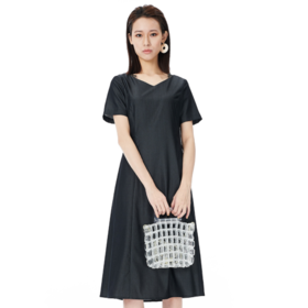 现货热销 奇威 立裁显瘦连衣裙0HC03076
