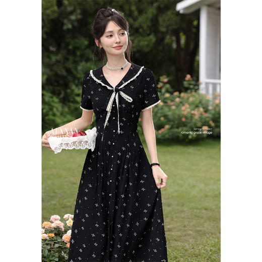 鹿向南「少女恋刊」法式碎花短袖连衣裙女夏季收腰小个子黑色长裙 商品图2