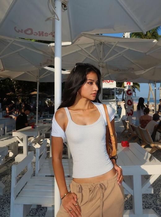 官网550！卡戴珊同款免穿文胸一体杯高弹裸感百搭休闲吊带背心 带胸垫修身打底内衣女 商品图10