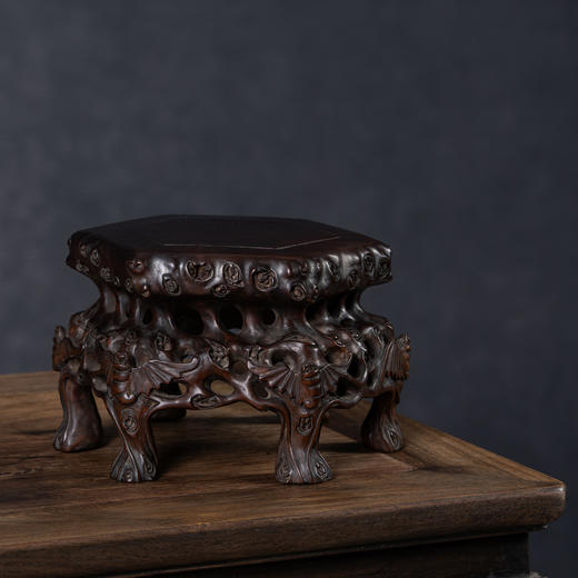 清	红木蝠纹根结形六角器座 商品图2