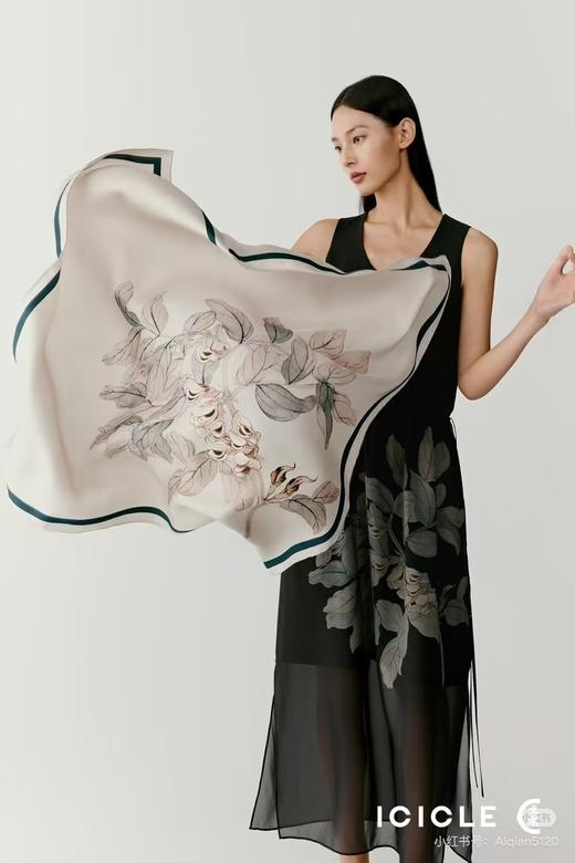 68-8 渠道圆正 小禾 百分百斜纹真丝 复古优雅 蚕豆花图案丝巾方巾 商品图0