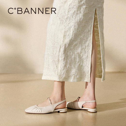 【静音系列】千百度羊皮褶皱低跟凉鞋夏新款后空包头时装凉鞋A25284607 商品图4