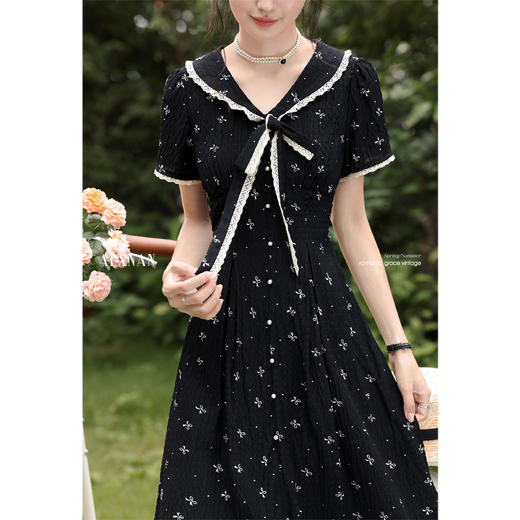 鹿向南「少女恋刊」法式碎花短袖连衣裙女夏季收腰小个子黑色长裙 商品图4