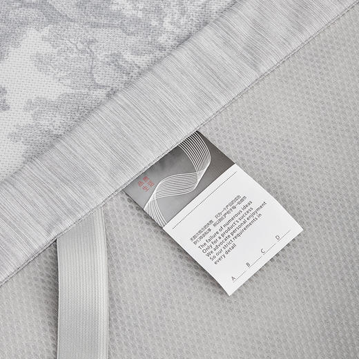 商超爆款【丝享牛奶丝凉席三件套德玛纳】灰色 采用科技面料 持久凉感 A类标准 有效避免细菌滋生 守护睡眠健康 商品图4