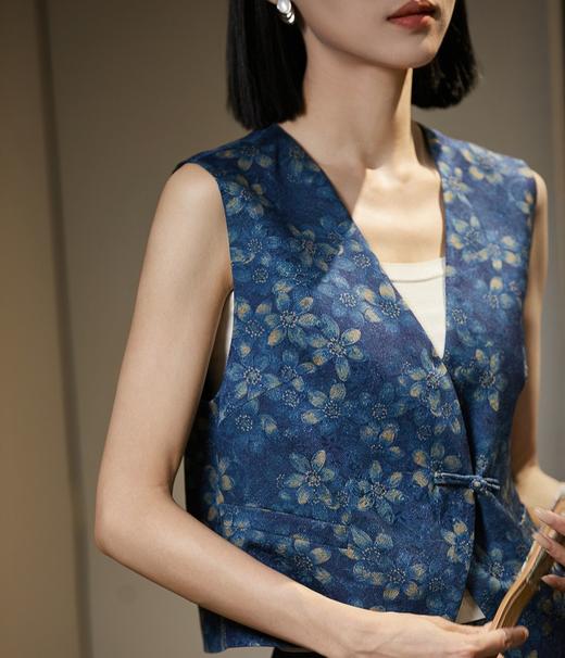 MAX.GLOREA国风国韵 双面提花印花 蓝色复古桑蚕服 繁盛花卉 层次丰富细腻 商品图1