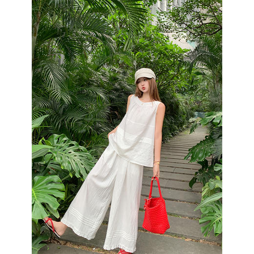 【129元任选2件】最后一波现货！复古蕾丝镂空背心无袖 商品图1