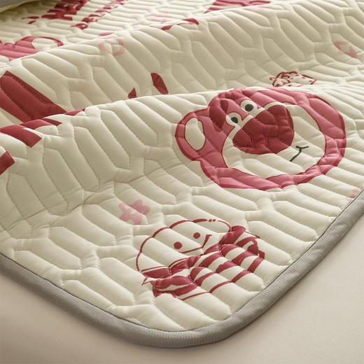 商超爆款【丝享迪士尼乳胶席三件套夏日奇遇草莓熊】活性印花 健康环保 清凉舒适 柔软触感 商品图7