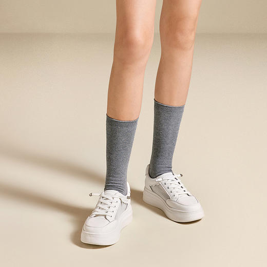 千百度厚底小白鞋休闲板鞋女款增高网面运动休闲鞋A25329701 商品图2