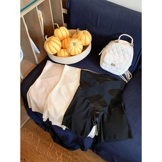 <曾小咸推荐>3.30现货秒杀 ！微信超特价！高腰收腹抑菌安全裤【贴身衣物不退不换】 日常89.99 立减50 秒杀39.99！！ 商品图4