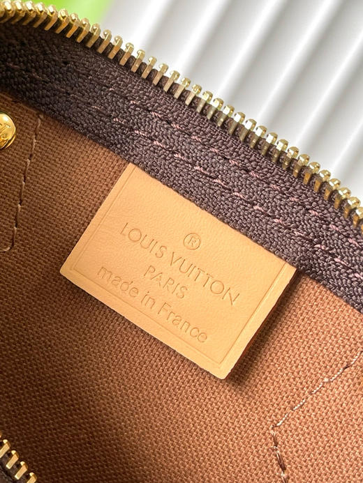 夏季特惠💰680 原单LV M81085 尺寸：16×10×7.5cm NANO SPEEDY 迷你枕头包 变码芯片 商品图8
