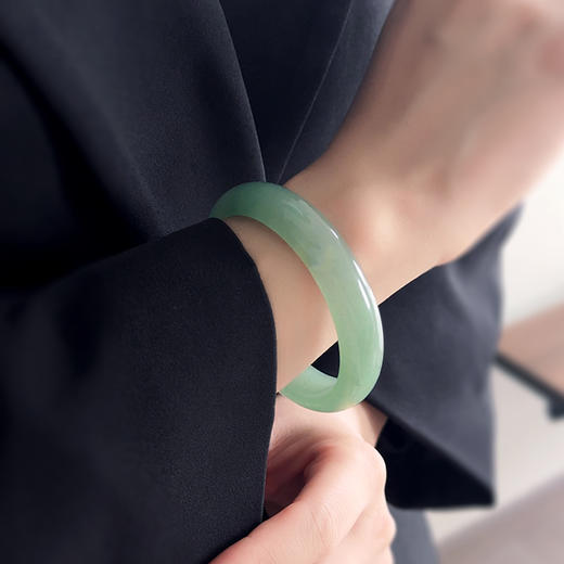 BAOFANDI宝梵迪2025爆款新中式国风玉髓时尚东陵玉手镯油青色玉镯BF 商品图3