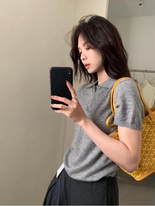 💯夏日上新🌈【MOMOTIABIN·半拉链高级感POLO领T恤XZA86】！！！ 半拉链高级感POLO领T恤，🤩老钱风其实是穿起来干净利落 💕并且散发着实力感 商品图1