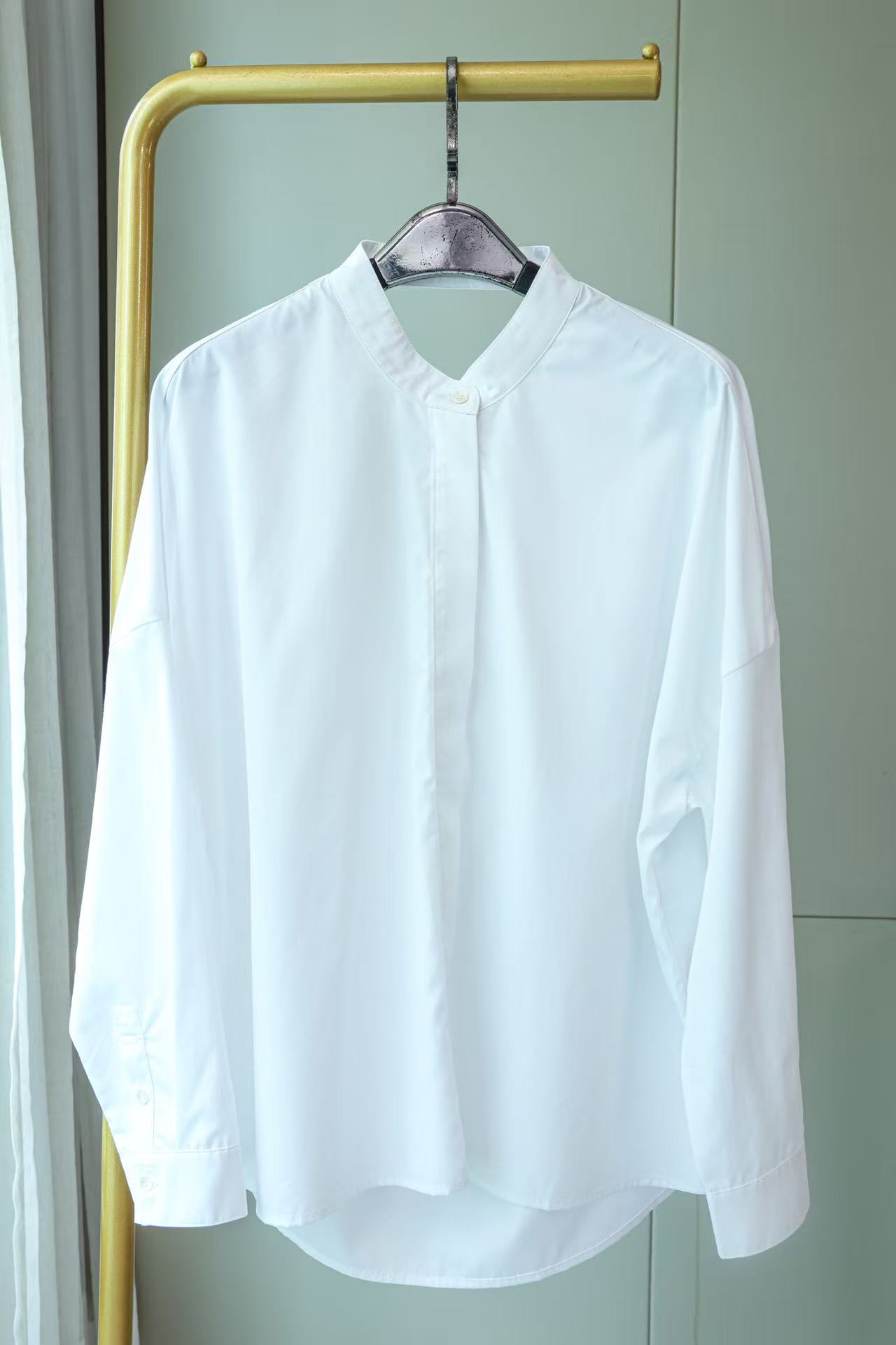 柔飒设计感镂空抽褶衬衣