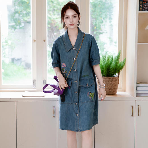 谜底牛仔连衣裙短袖女2025夏新款丹宁风翻领宽松直筒裙257ML7320 商品图0