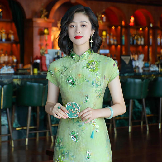 「自」全新升级【铂金会员330/天猫449/差价119】(11355)洛诗琳2025夏季新款亮片刺绣中国风改良优雅知性旗袍连衣裙 商品图3