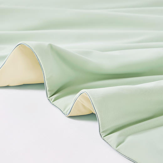 商超爆款【丝享冰泉Chill夏凉被贴贴凉】植物乳丝填充 环保安心 一体两面 三季可用 可机洗 商品图4