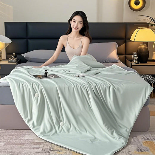 【清仓中！敲火爆夏凉被！🔥】夏季必备！a类母婴级 冰丝凉感夏凉被，裸睡级舒适❄️一秒降温，清爽整夜！妈妈放心选🌟 商品图4
