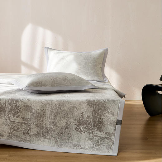 商超爆款【丝享高端新中式新氧冷循环炫彩提花席夏慕】灰色 采用A类ICE-MAX冰柔面料 三层空气层 凉爽不闷热 商品图1