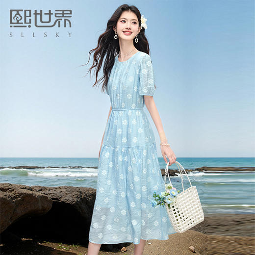 【专属特价】熙世界夏季新款法式度假立体提花连衣裙女收腰显瘦泡泡袖蓝色裙子 商品图0