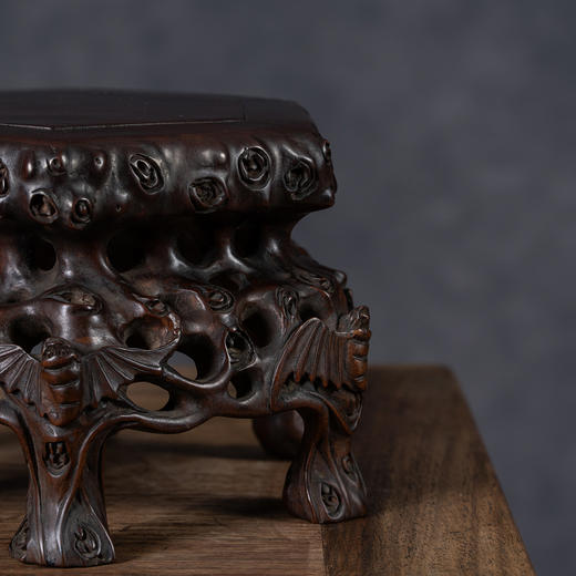 清	红木蝠纹根结形六角器座 商品图4