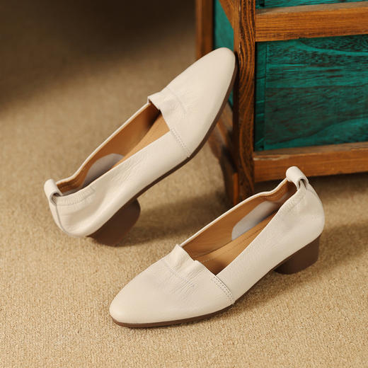 【预售5天】软底浅口软皮爆款单鞋，低跟尖头妈妈百搭舒适豆豆女皮鞋LG&78-1309 商品图4