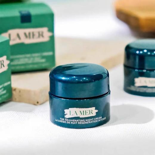 【双12嗨购节】【全球购】LA MER海蓝之谜精萃水30ml*1+海蓝之谜泡沫洁面30ml*1+海蓝之谜面霜7ml*1+海蓝之谜眼霜5ml*1+海蓝之谜晚霜小样7ml*1+海蓝礼盒礼袋（小） 商品图11