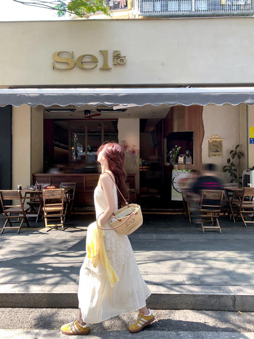 <曾小咸推荐>法式温柔风蕾丝显瘦吊带连衣裙 商品图9