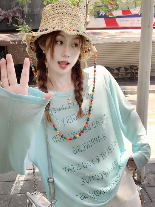 <曾小咸推荐>宽松多巴胺蓝色防晒罩衫长袖T恤【预售3-15天发货】 商品图5