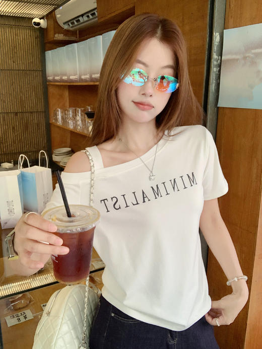 <曾小咸推荐>4.12现货秒杀 ！微信超特价！字母印花斜肩露肩短袖 日常89.99 立减40 秒杀49.99！！蓝色牛仔短裤 秒杀79.99！！ 商品图7