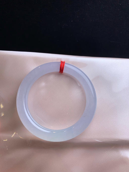 620178，52.5冰底圆条手镯，冰透纯净，整体特别干净，有一截带浅绿底 商品图4