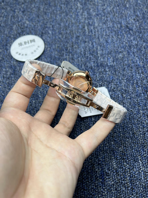 原单渠道货 阿玛尼Ar11197 女士腕表
机芯：原装进口石英机芯 商品图7