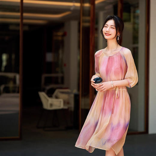 丁摩新品女装减龄飘逸款两件套彩虹晕染亮丝真丝连衣裙AL75005 商品图1