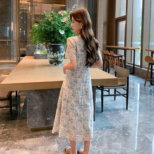 奢姿大码女装2025夏季法式高级方领重工长裙掐腰显瘦短袖连衣裙9952802186 商品图3