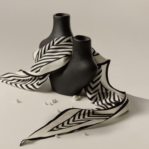 【商场同款】伊芙丽桑蚕丝百搭围巾1F45W0041 商品图3